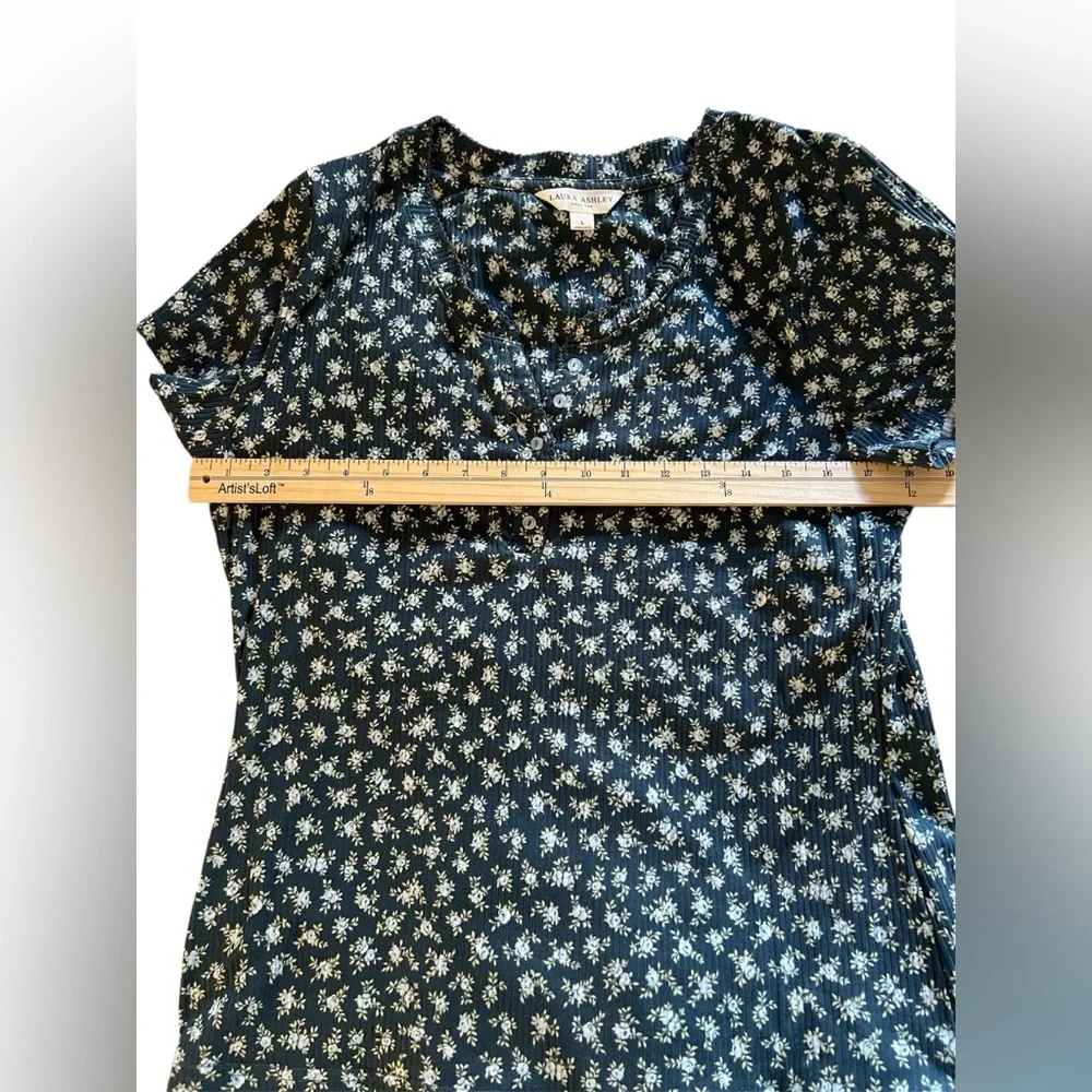 Laura Ashley floral cottagecore Soft Short Sleeve Top/Shorts Pajama Set Sz: L - Picture 10 of 16